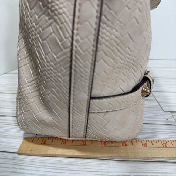 $108 JESSICA SIMPSON NESSA OVERSIZED BUCKET SHOULDER TOTE SATCHEL PURSE NWT - Picture 10 of 15